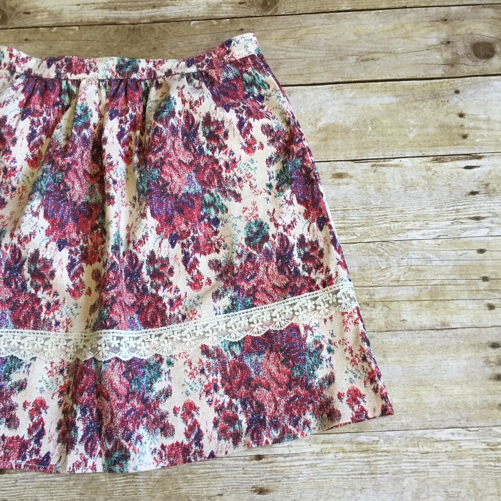 Ezra Floral Skirt Size Small
